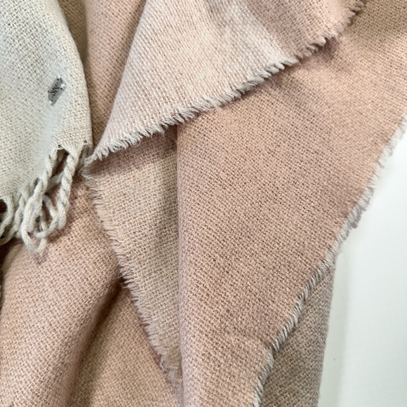 Soia & Kyo cozy acrylic wrap scarfigan fringe colorblock layering OS - Picture 5 of 10